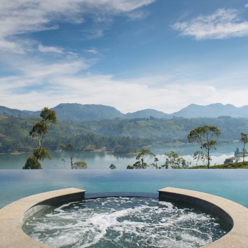 View of Dunkeld bungalow's infinity pool and view of Castlereagh reservoir